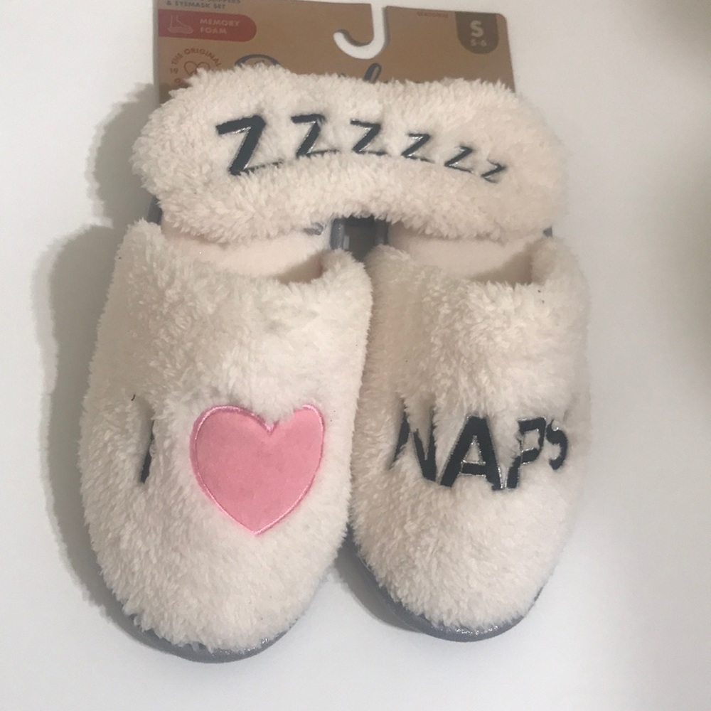 Slipper and eye mask set